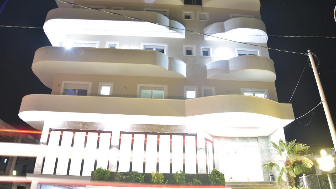 Airen Hotel Velipoje Exterior photo